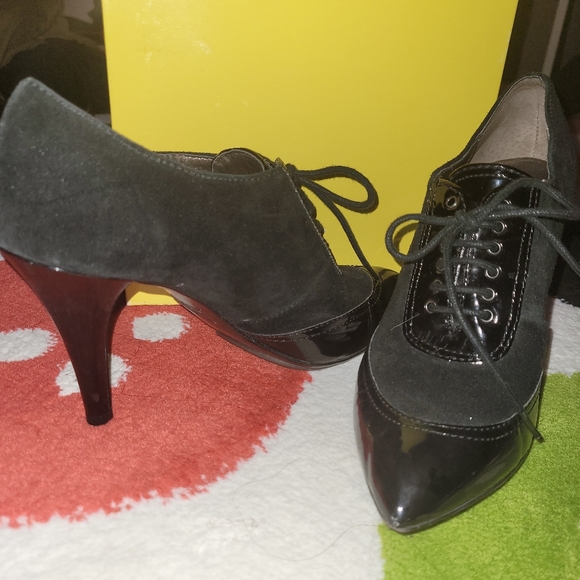 Joan & David Lace Up Booties - Picture 6 of 6